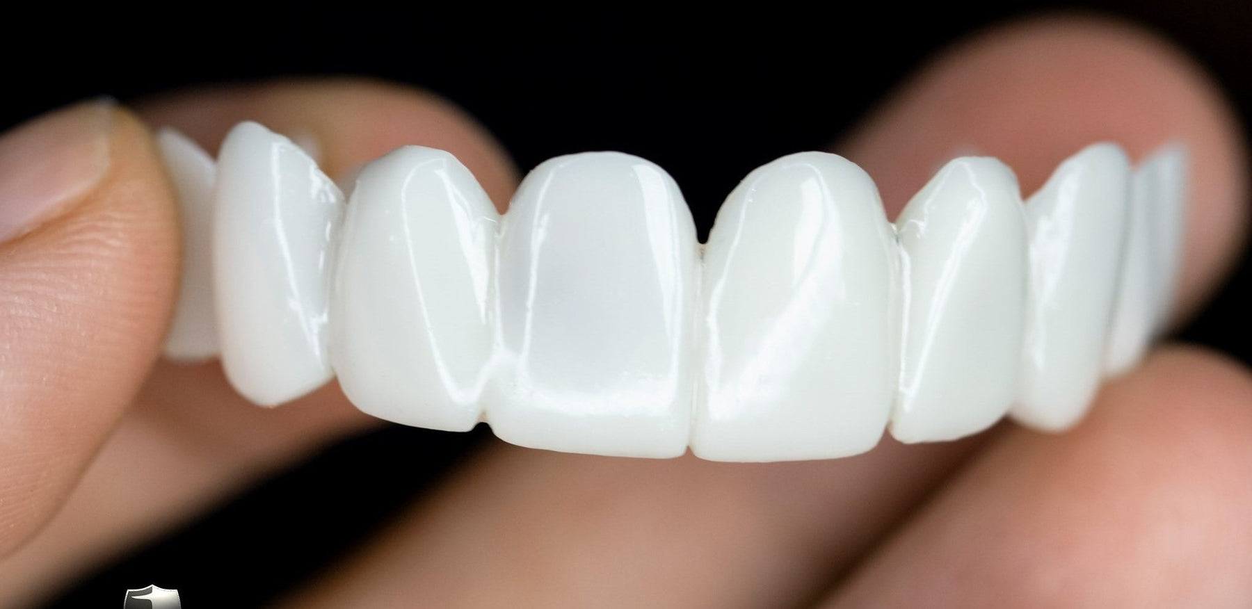 Prótese Dentária – Encaixe Flexível de Aparência Natural e Conforto Indolor