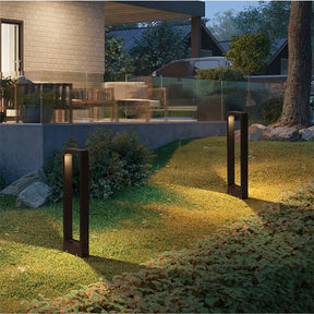 Luminária de Chão para Área Externa GardenGlow | Ilumine seu Caminho com Estilo