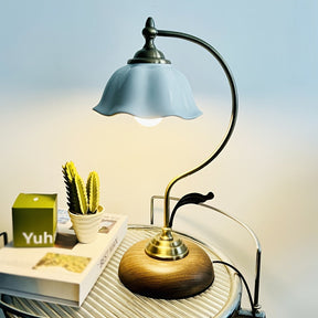 Luminária de Mesa Vintage "Goose Neck" | Abajur de Cabeceira de Latão Antigo com USB