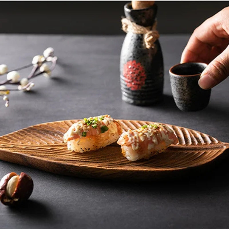 Bandeja de Servir em Formato de Folha de Madeira – Design Decorativo Esculpido com Alça