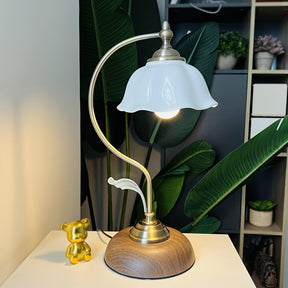 Luminária de Mesa Vintage "Goose Neck" | Abajur de Cabeceira de Latão Antigo com USB
