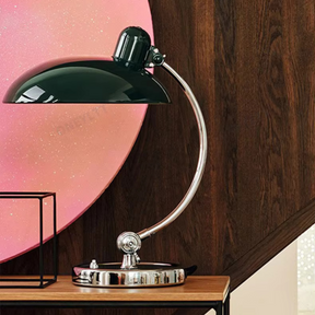 Luminária de Mesa ScandiArc | Design em Metal Curvo Inspirado na Bauhaus