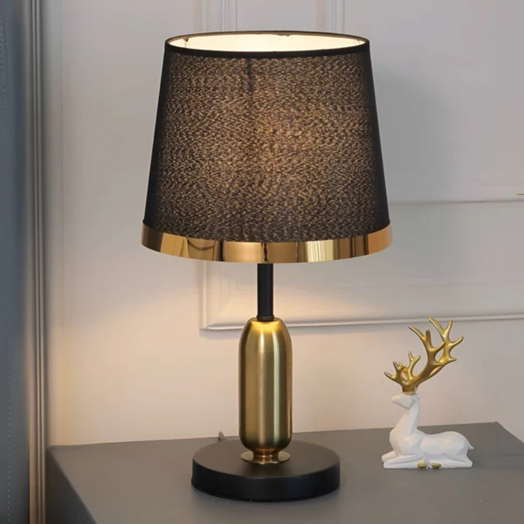 Luminária de Mesa Vintage Preta e Dourada | Luz de Destaque Retrô Moderna