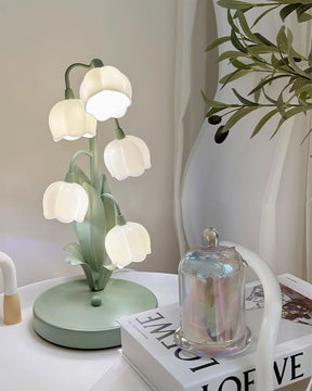 Luminária de Mesa Bell Orchid | Iluminação Floral Elegante para Interiores