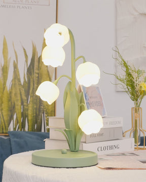 Luminária de Mesa Bell Orchid | Iluminação Floral Elegante para Interiores