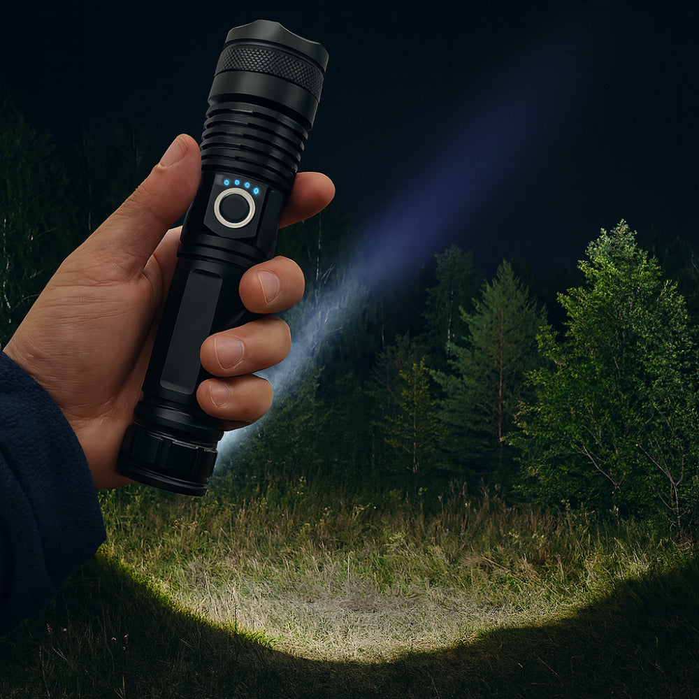 Lanterna LED Recarregável de Mão para Uso Externo