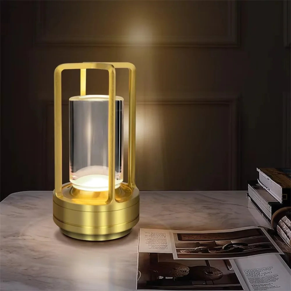 Luminária de Mesa Moderna em Metal Cilíndrica com LED para Decoração