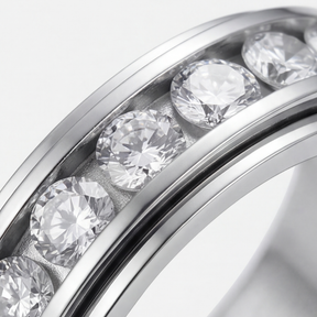 Anel Giratório de Zircônia – Aliança Rotativa Antiansiedade, Cristal & Elegante