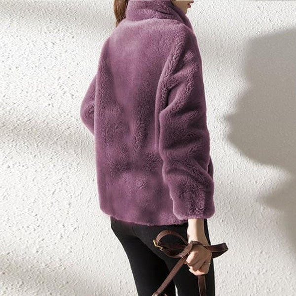 Jaqueta Puffer com Gola Alta e Pelos