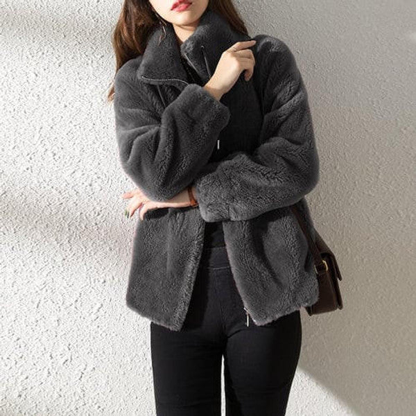 Jaqueta Puffer com Gola Alta e Pelos