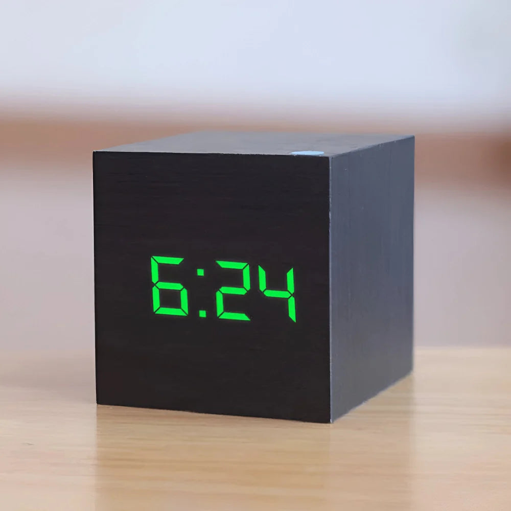 Despertador Digital de LED em Cubo