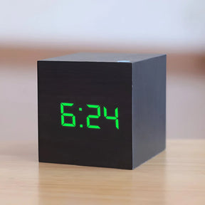 Despertador Digital de LED em Cubo
