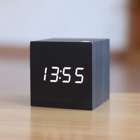 Despertador Digital de Madeira com LED para Mesa