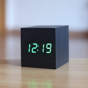 Despertador Digital de Madeira com LED para Mesa