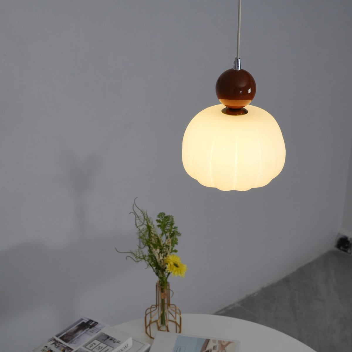 Lampa wisząca Yedra | Organiczny, okrągły design z akrylu