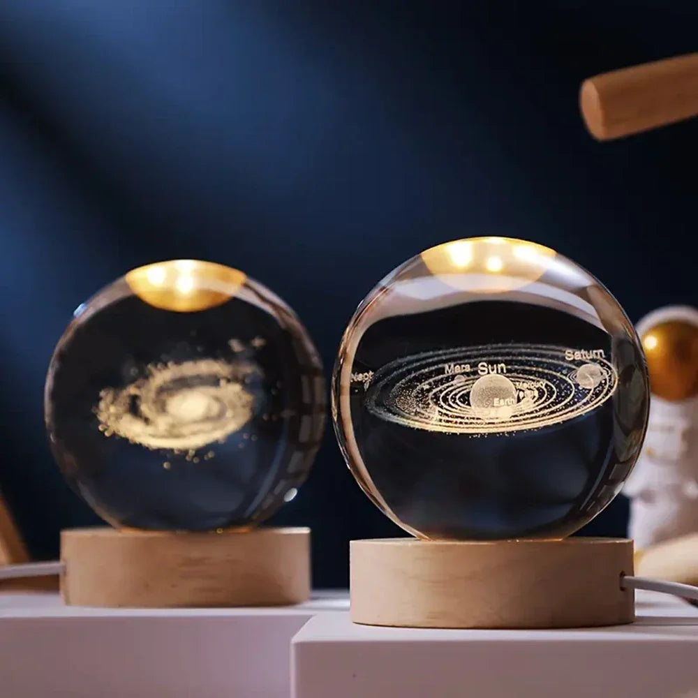 Luminária de Mesa LED Globo de Cristal 3D com Planeta Gravado