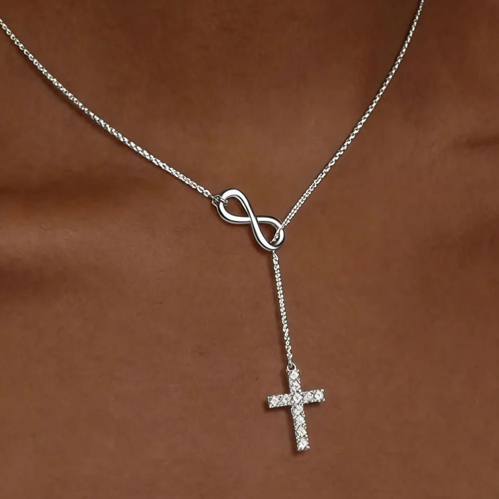 Colar com Pingente de Cruz e Infinito Folheado a Ouro para o Dia das Mães