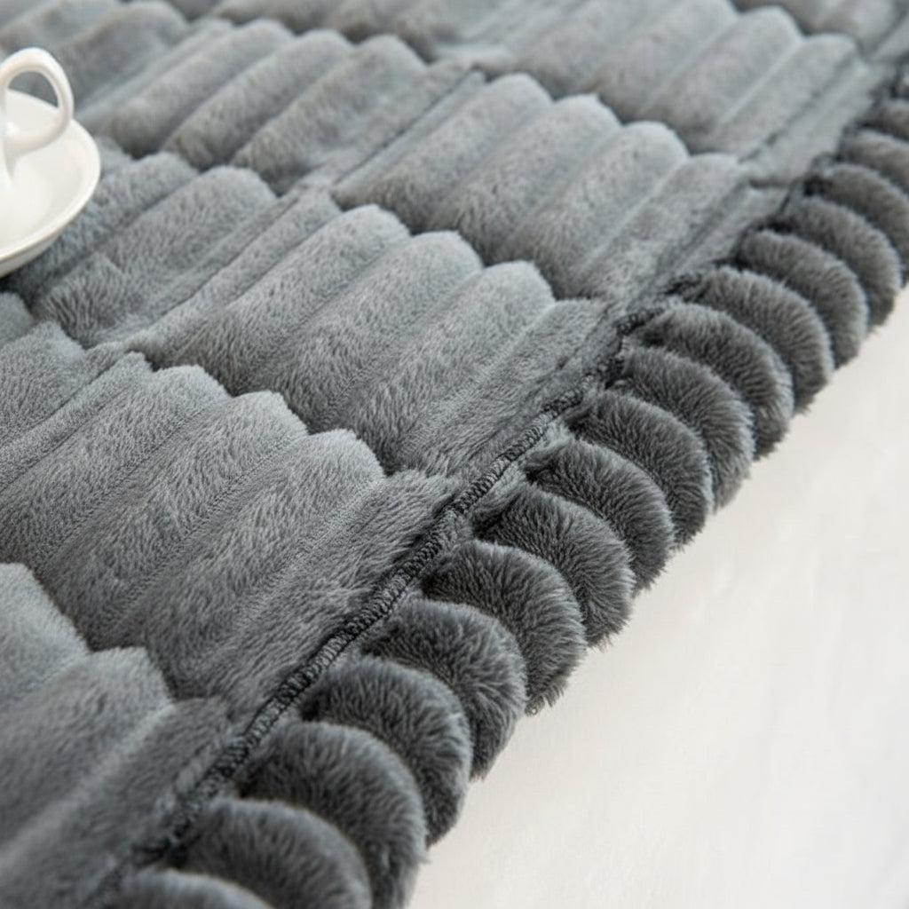 Capa de sofá de pelúcia com bordas plissadas, proteção e conforto para sofá