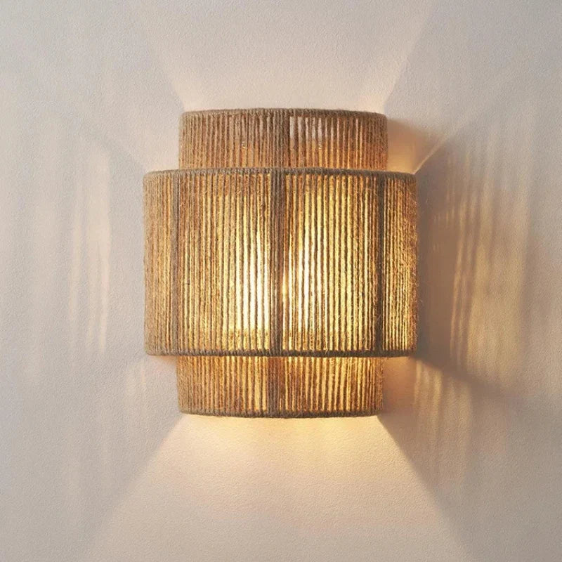 Arandela de Parede em Rattan Feita à Mão – Estilo Boho Natural
