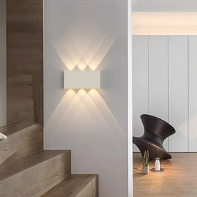 Luminária de Parede Recarregável LumiBlock | Design Minimalista com Efeito Madeira