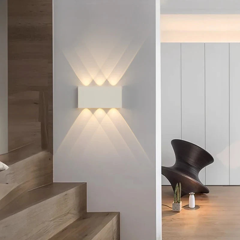 Luminária de Parede Recarregável LumiBlock | Design Minimalista com Efeito Madeira
