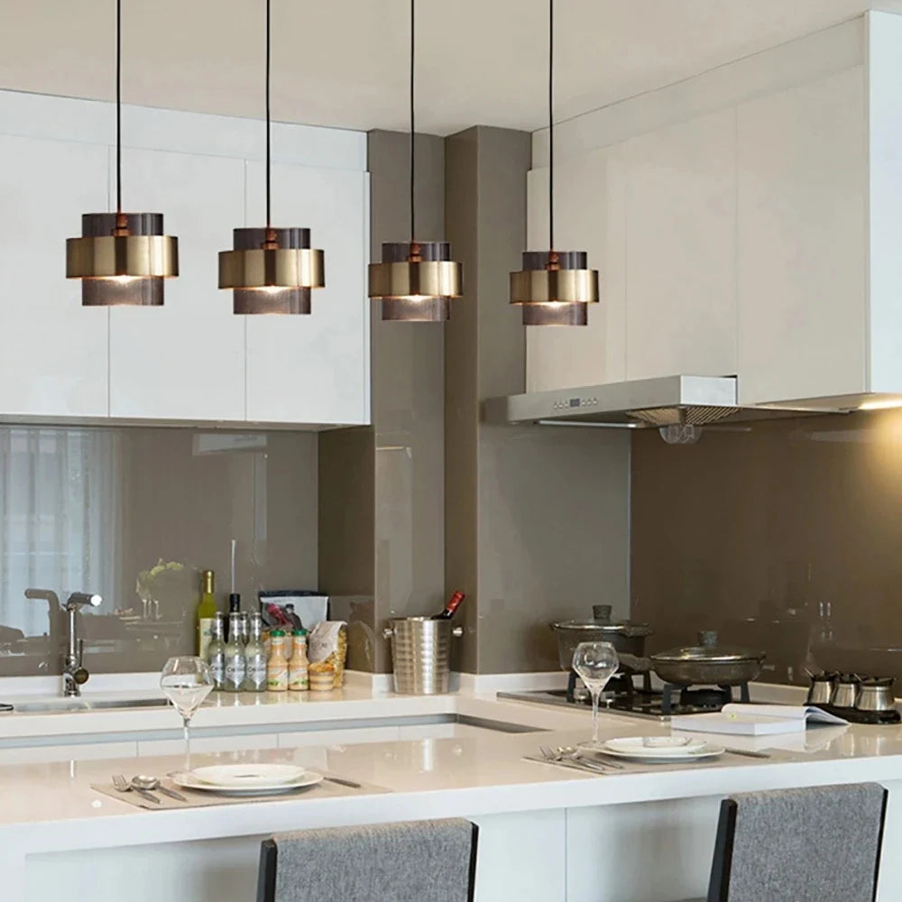 Luminária Pendente de Vidro Nórdica | Design Cilíndrico em Latão Moderno