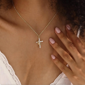 Colar com Pingente de Cruz e Coroa Joia de Fé Presente de Dia das Mães