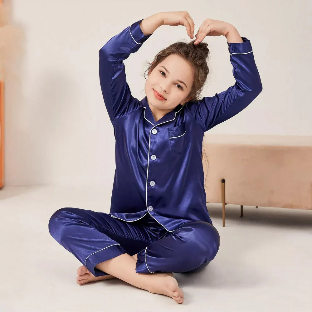 Conjunto de Pijama Infantil com Camisa de Botão e Calça