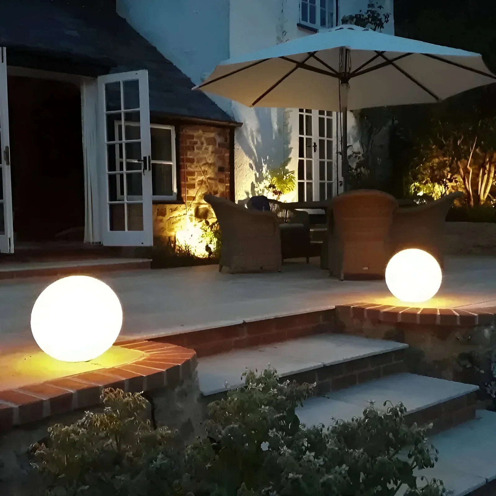 Luminária Globo de Jardim – LumiGlobe LED Solar à Prova de Intempéries e para Área Externa