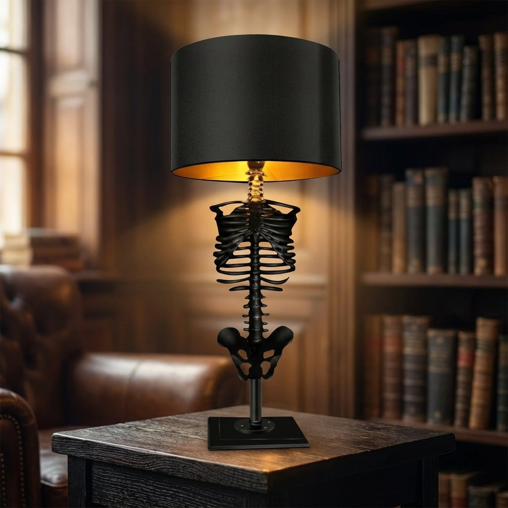 Luminária de Mesa com Detalhe de Esqueleto Gótico