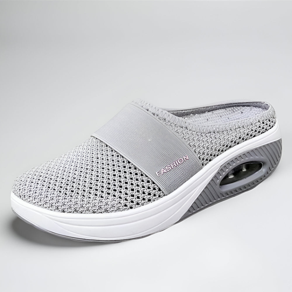 Tênis Feminino Slip-on de Caminhada com Solado Acolchoado em Mesh