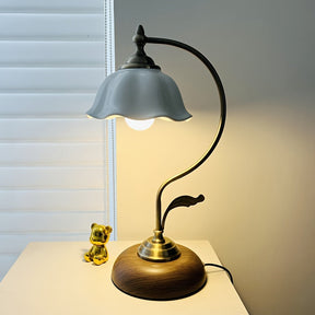 Luminária de Mesa Vintage "Goose Neck" | Abajur de Cabeceira de Latão Antigo com USB