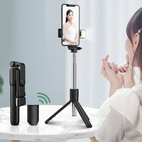 Bastão de Selfie Bluetooth 6 em 1 Sem Fio com Luz de Preenchimento