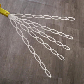 32 Hole Smiling Face Bubble Wand (Random Color)