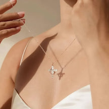 Colar com Pingente de Cruz e Coroa Joia de Fé Dourada Prateada