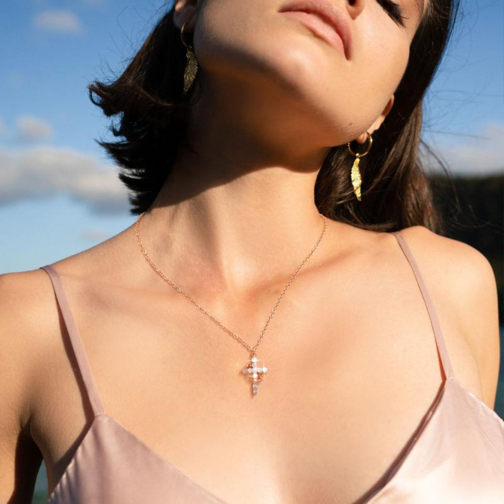 Colar com Pingente de Cruz e Coroa Joia de Fé Presente de Dia das Mães