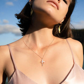 Colar com Pingente de Cruz e Coroa Joia de Fé Presente de Dia das Mães