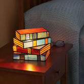 Luminária de Livro em Vitral | Iluminação Artística Artesanal