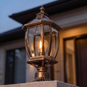 Outdoor pillar light with aluminum frame and glass shade – image 2