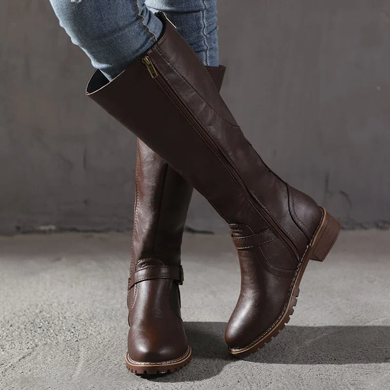 Elegant leather boots – trendy women's boots for every occasion