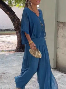 Elegante conjunto de duas peças com calça pantalona em chiffon