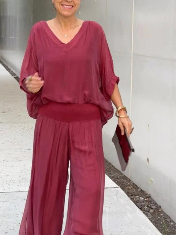 Elegante conjunto de duas peças com calça pantalona em chiffon