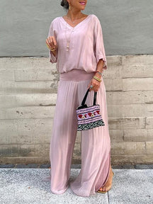 Elegante conjunto de duas peças com calça pantalona em chiffon