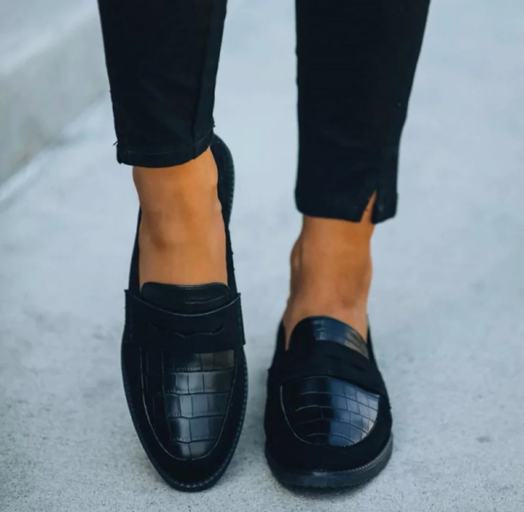 Elegant women's low shoes