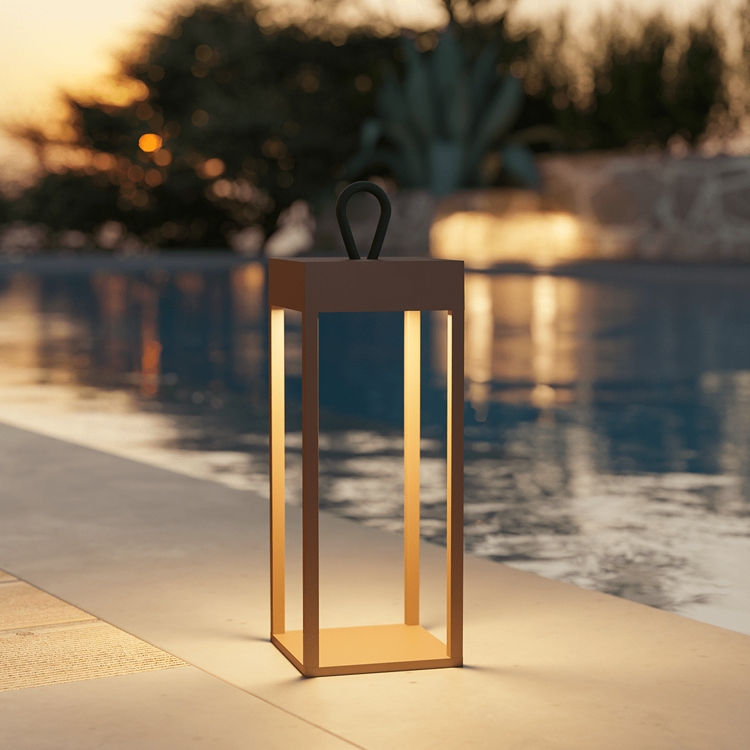 Luminária de Mesa LED Portátil Recarregável para Áreas Externas com Interruptor Touch