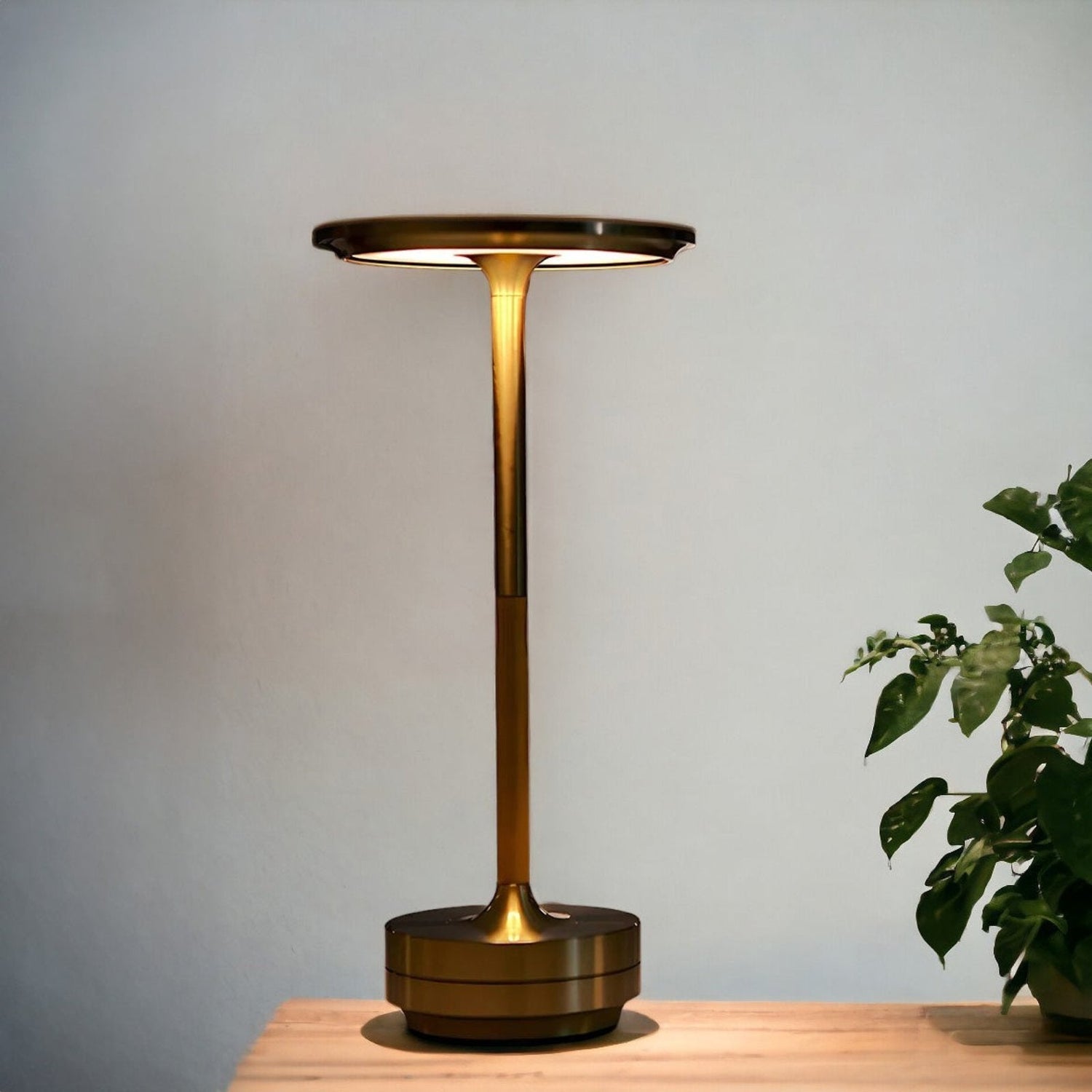Cable-Free Rechargeable Modern Aura Table Lamp