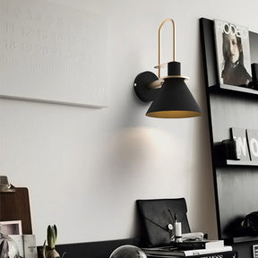 Arandela Mono | Luminária de Parede em Metal Pós-moderna por Marco Bellini