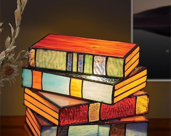 Luminária de livros