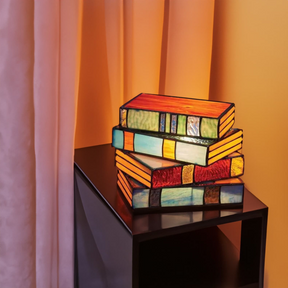 Luminária de livros