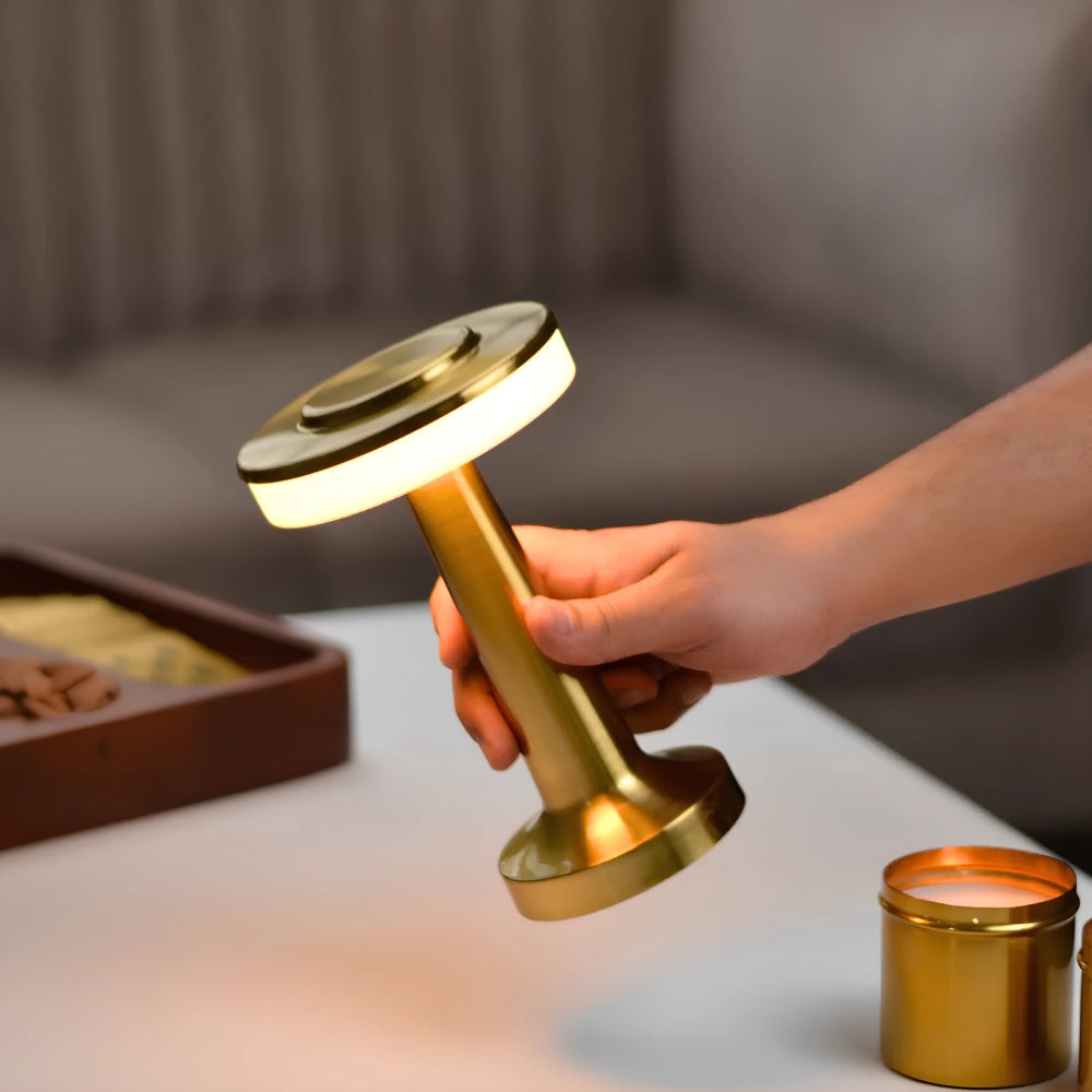 Luminária de Mesa Sem Fio em Metal LED Recarregável com Intensidade Regulável